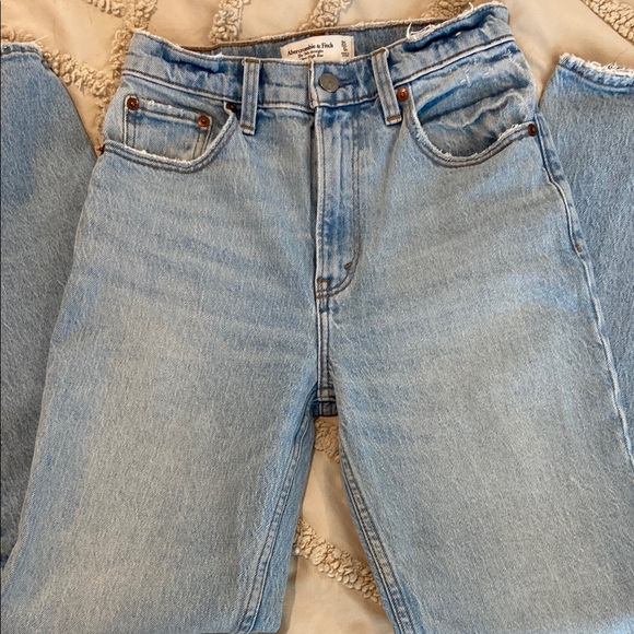 Abercrombie & Fitch straight jeans - Picture 2 of 4
